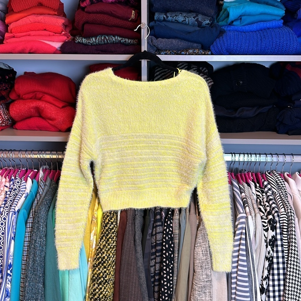 Kendell & Kylie yellow/white striped long sleeve v neck eyelash sweater size XS - Picture 3 of 3